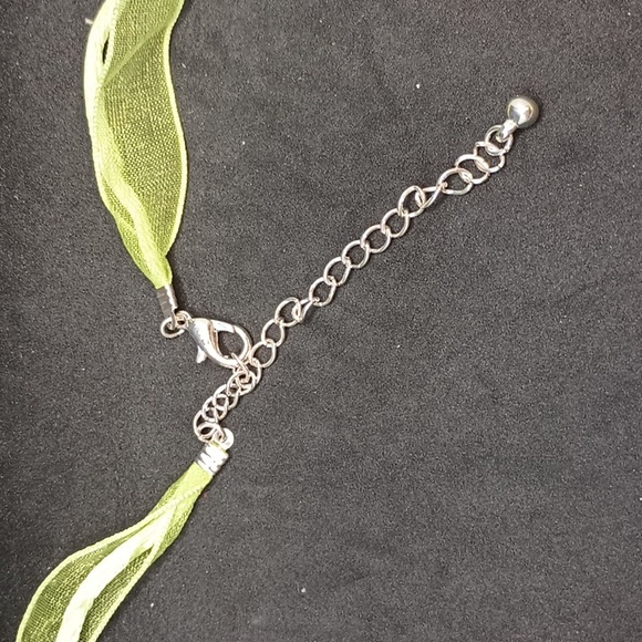 Hand Crafted Silver and Green Heart Necklace - Picture 4 of 4
